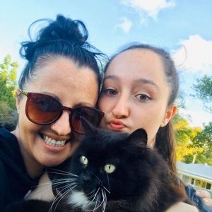 Meet your Posher, Sara